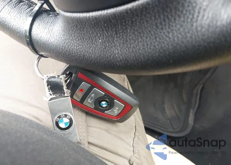 2018 BMW 330I xDrive z USA, uszkodzony, nr VIN WBA8D9C52JA608243